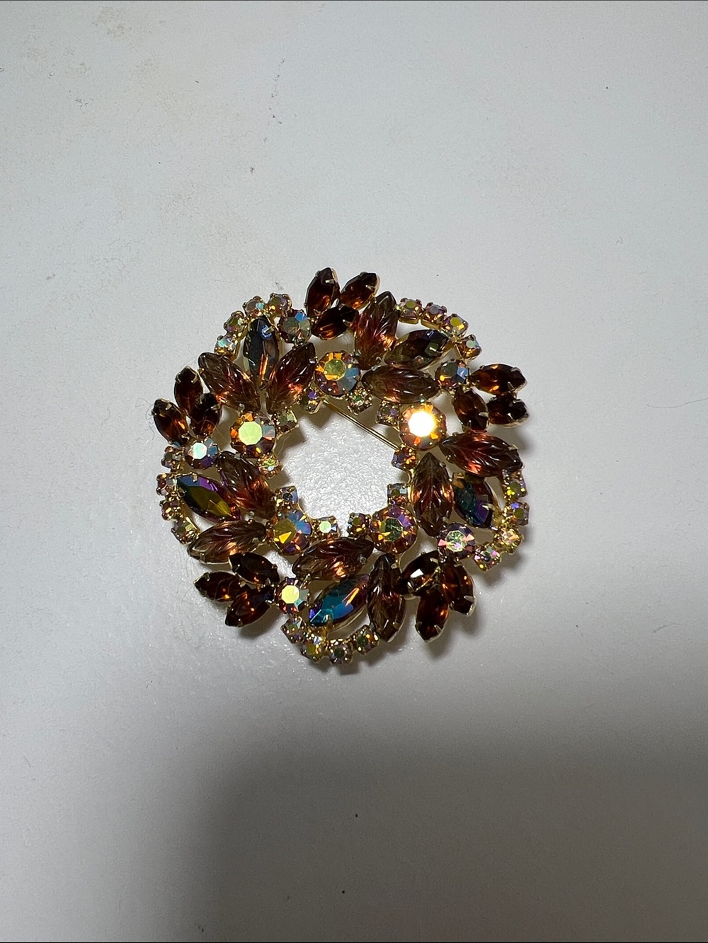 Crystal Vintage Wreath Brooch - Amber and Aurora Borealis - Picture 15 of 16